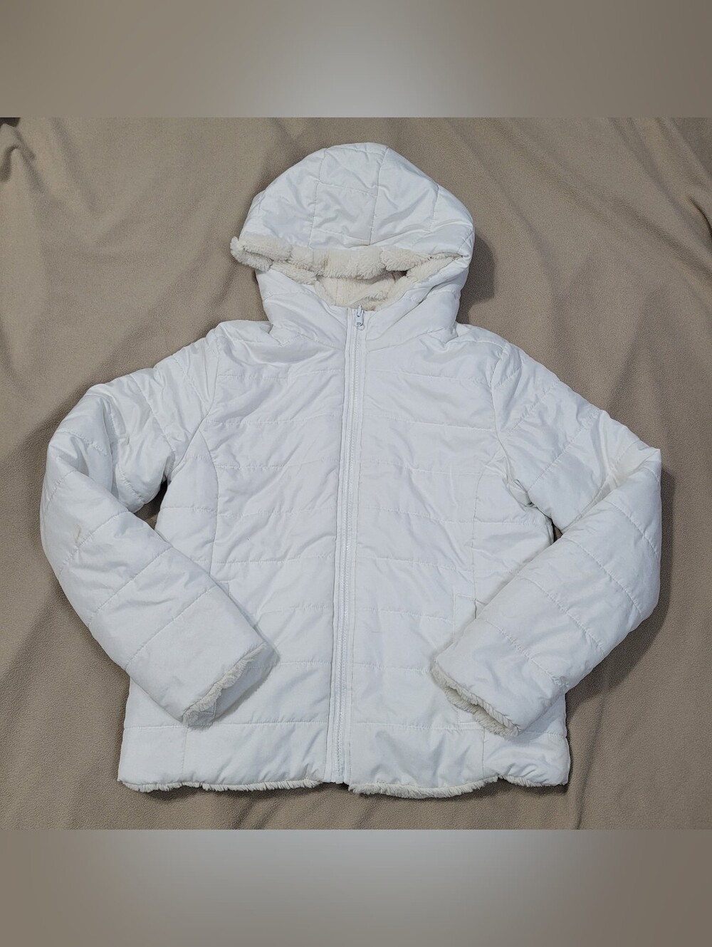 White Puffer Jacket Coat w Cream Faux Fur Lining Size Large - Zip Up w Pockets